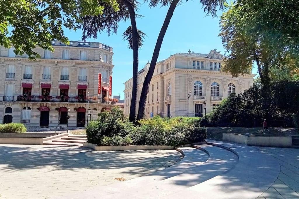 Les Loges Du Theatre Degustation Champagne Offerte Jacuzzi Sauna Jeux Velos Maison Prive 150M2 Historique 14Pers Max Emplacement Exceptionnel Et Chic, 200M De L'Avenue De Champagne, Gare, Musee, Jardins, Restaurations, Toutes Commodites Еперне Екстериор снимка