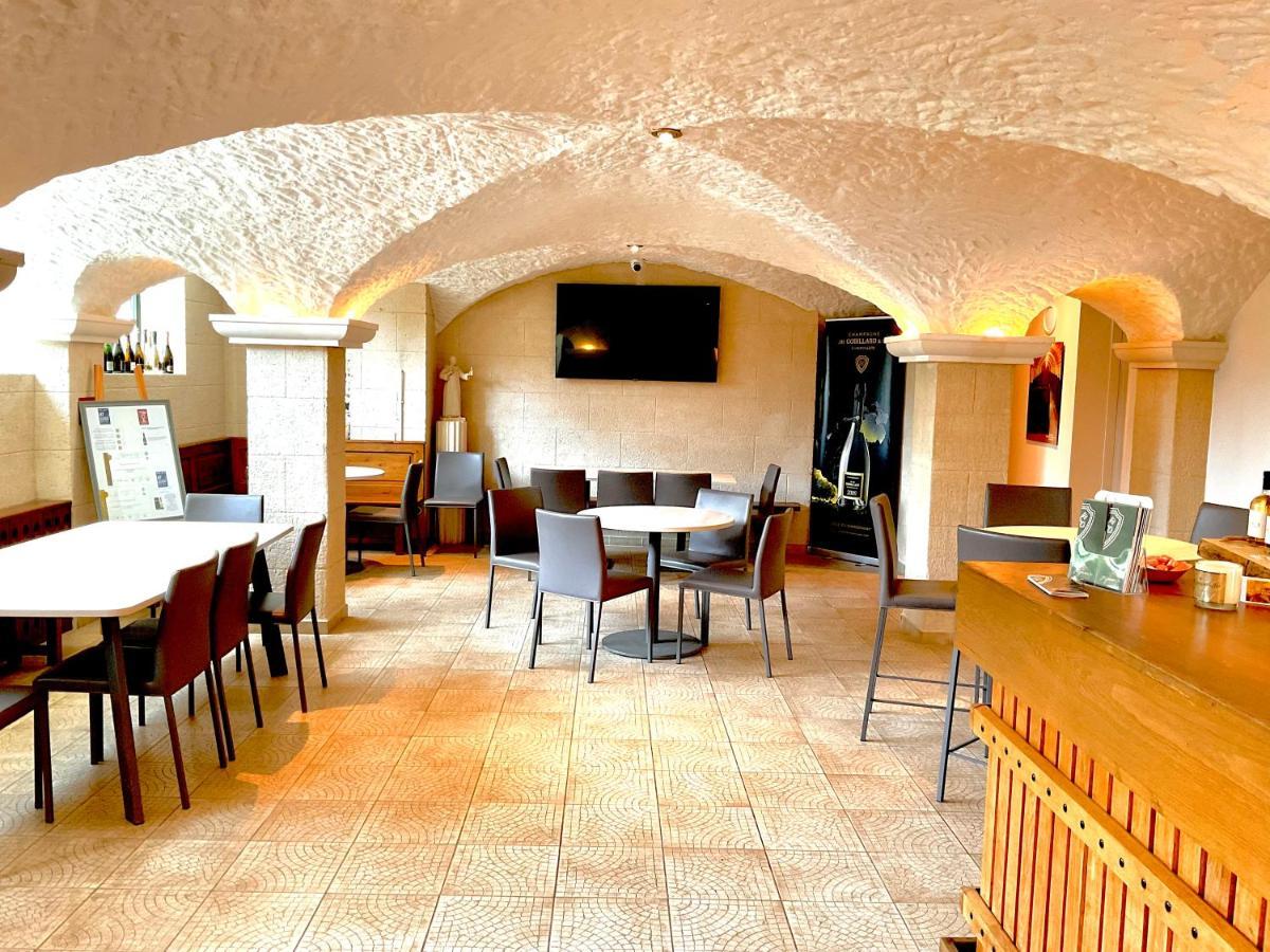 Les Loges Du Theatre Degustation Champagne Offerte Jacuzzi Sauna Jeux Velos Maison Prive 150M2 Historique 14Pers Max Emplacement Exceptionnel Et Chic, 200M De L'Avenue De Champagne, Gare, Musee, Jardins, Restaurations, Toutes Commodites Еперне Екстериор снимка