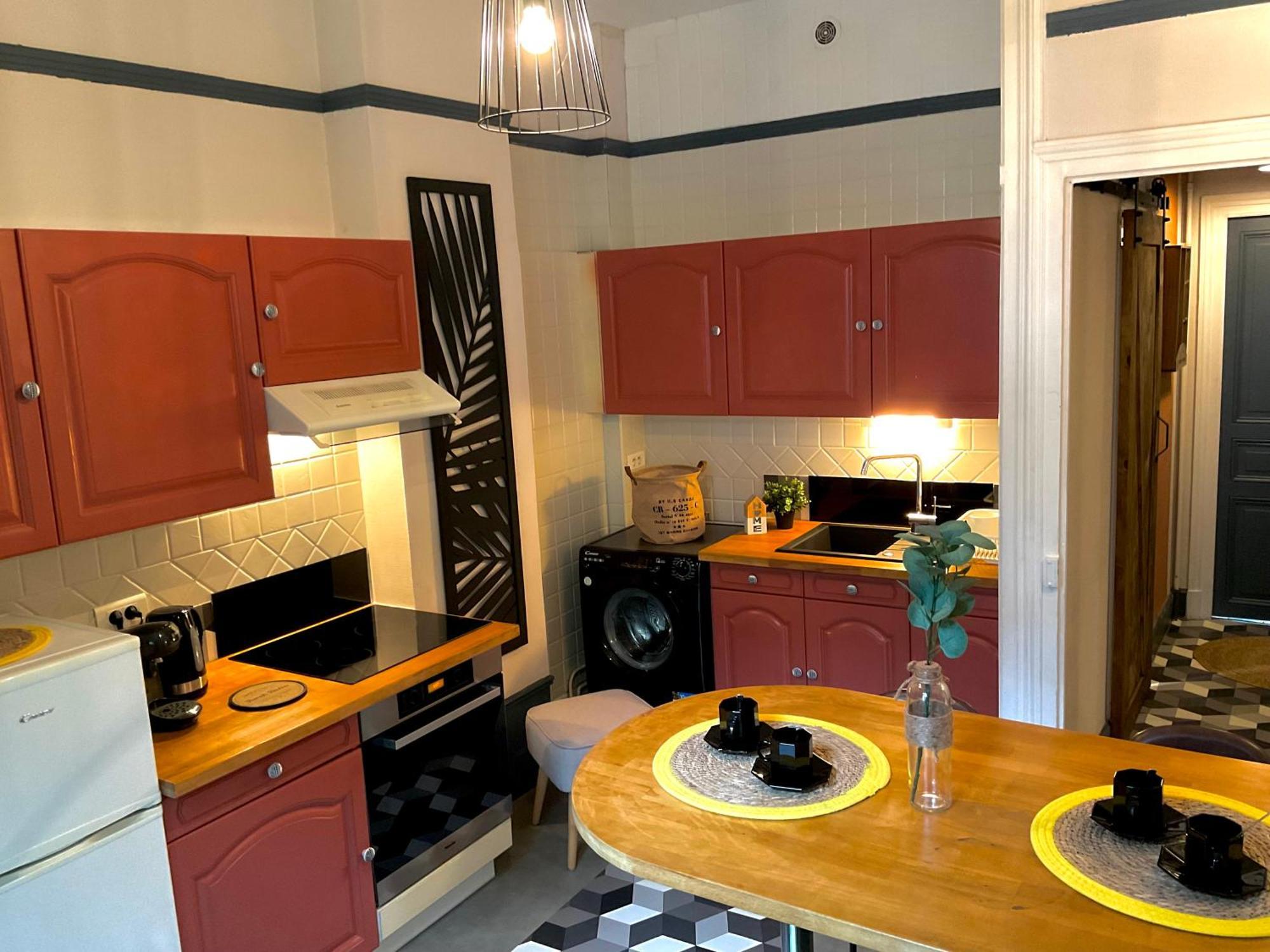 Les Loges Du Theatre Degustation Champagne Offerte Jacuzzi Sauna Jeux Velos Maison Prive 150M2 Historique 14Pers Max Emplacement Exceptionnel Et Chic, 200M De L'Avenue De Champagne, Gare, Musee, Jardins, Restaurations, Toutes Commodites Еперне Екстериор снимка