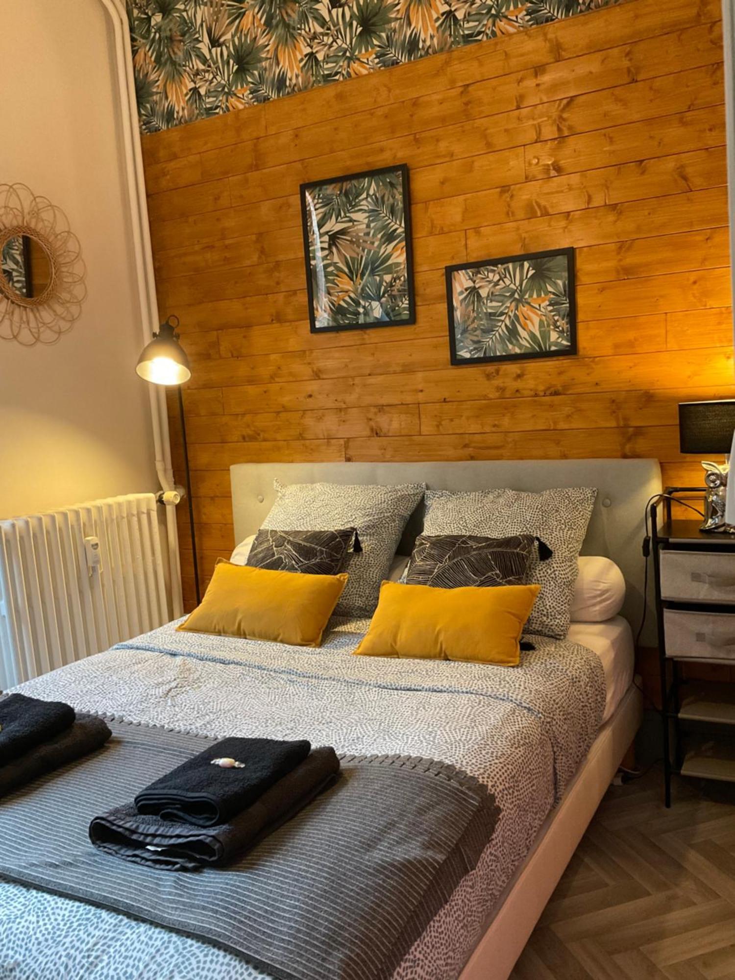 Les Loges Du Theatre Degustation Champagne Offerte Jacuzzi Sauna Jeux Velos Maison Prive 150M2 Historique 14Pers Max Emplacement Exceptionnel Et Chic, 200M De L'Avenue De Champagne, Gare, Musee, Jardins, Restaurations, Toutes Commodites Еперне Екстериор снимка