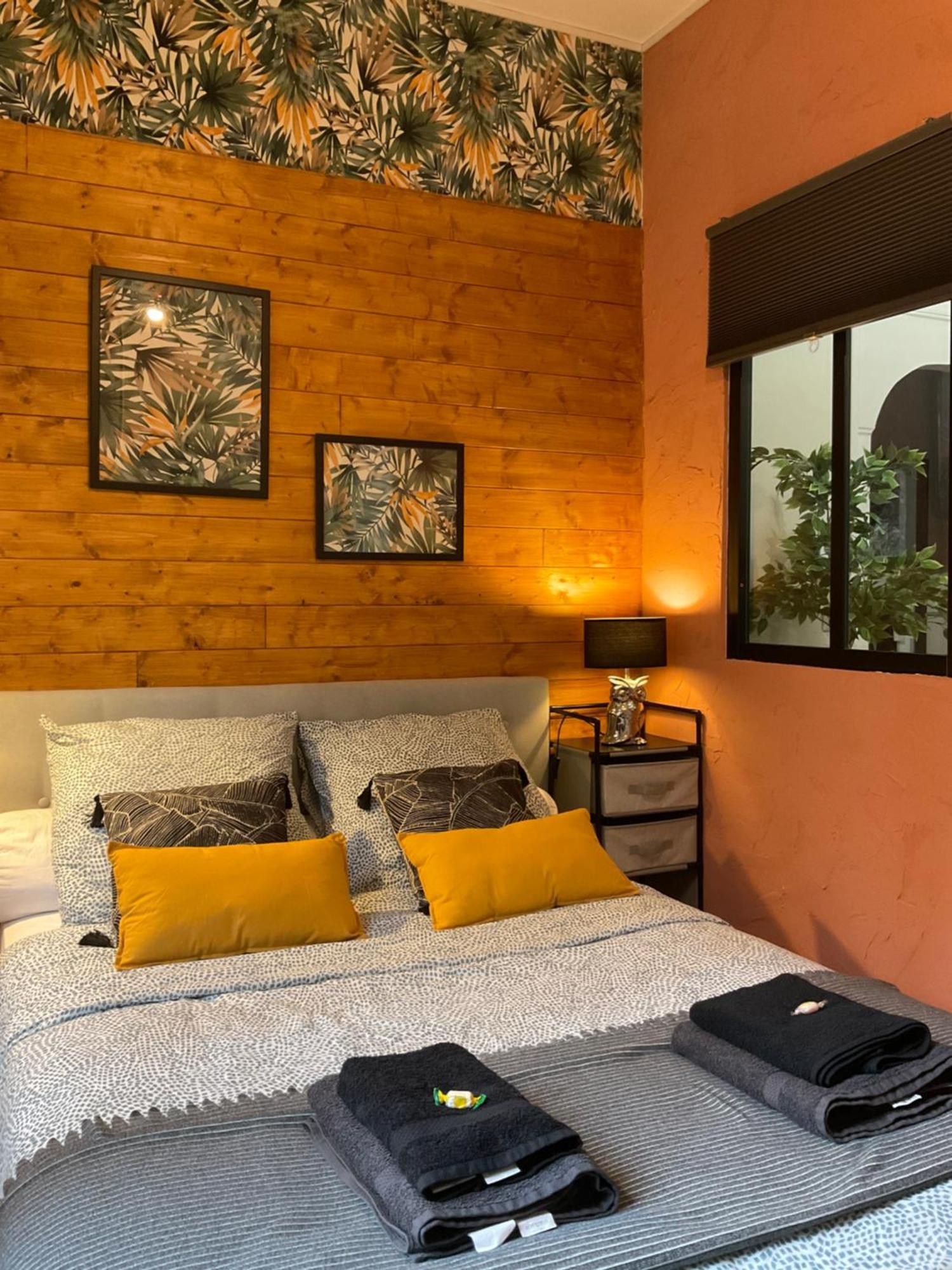 Les Loges Du Theatre Degustation Champagne Offerte Jacuzzi Sauna Jeux Velos Maison Prive 150M2 Historique 14Pers Max Emplacement Exceptionnel Et Chic, 200M De L'Avenue De Champagne, Gare, Musee, Jardins, Restaurations, Toutes Commodites Еперне Екстериор снимка