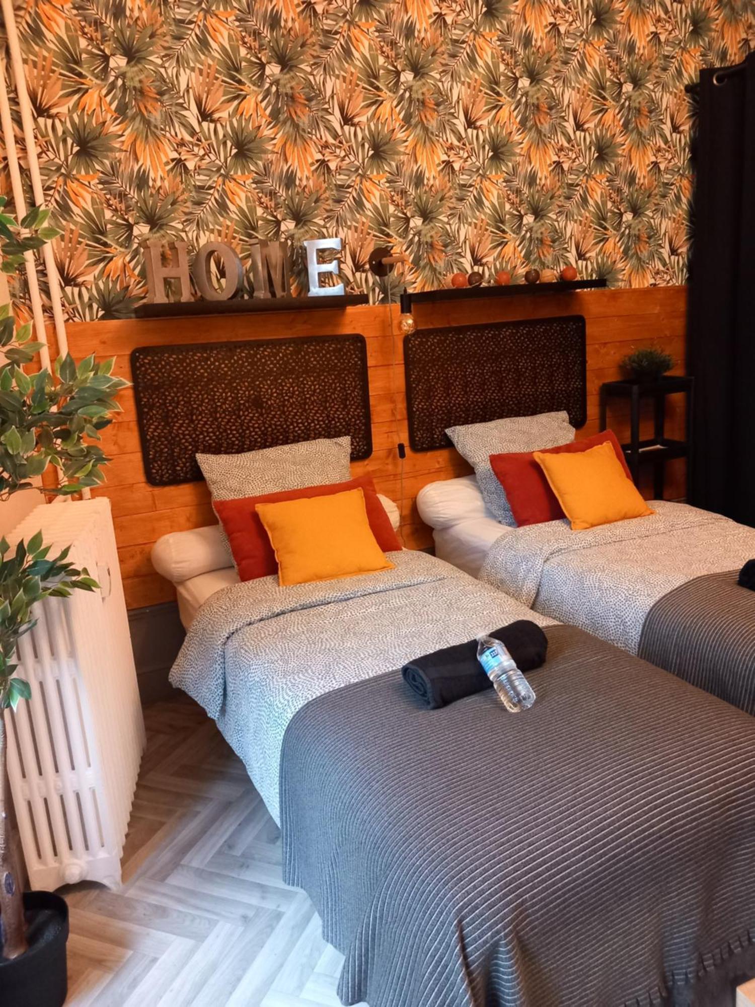 Les Loges Du Theatre Degustation Champagne Offerte Jacuzzi Sauna Jeux Velos Maison Prive 150M2 Historique 14Pers Max Emplacement Exceptionnel Et Chic, 200M De L'Avenue De Champagne, Gare, Musee, Jardins, Restaurations, Toutes Commodites Еперне Екстериор снимка