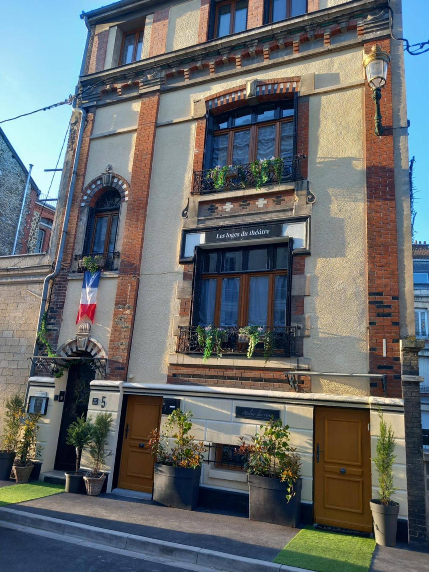 Les Loges Du Theatre Degustation Champagne Offerte Jacuzzi Sauna Jeux Velos Maison Prive 150M2 Historique 14Pers Max Emplacement Exceptionnel Et Chic, 200M De L'Avenue De Champagne, Gare, Musee, Jardins, Restaurations, Toutes Commodites Еперне Екстериор снимка
