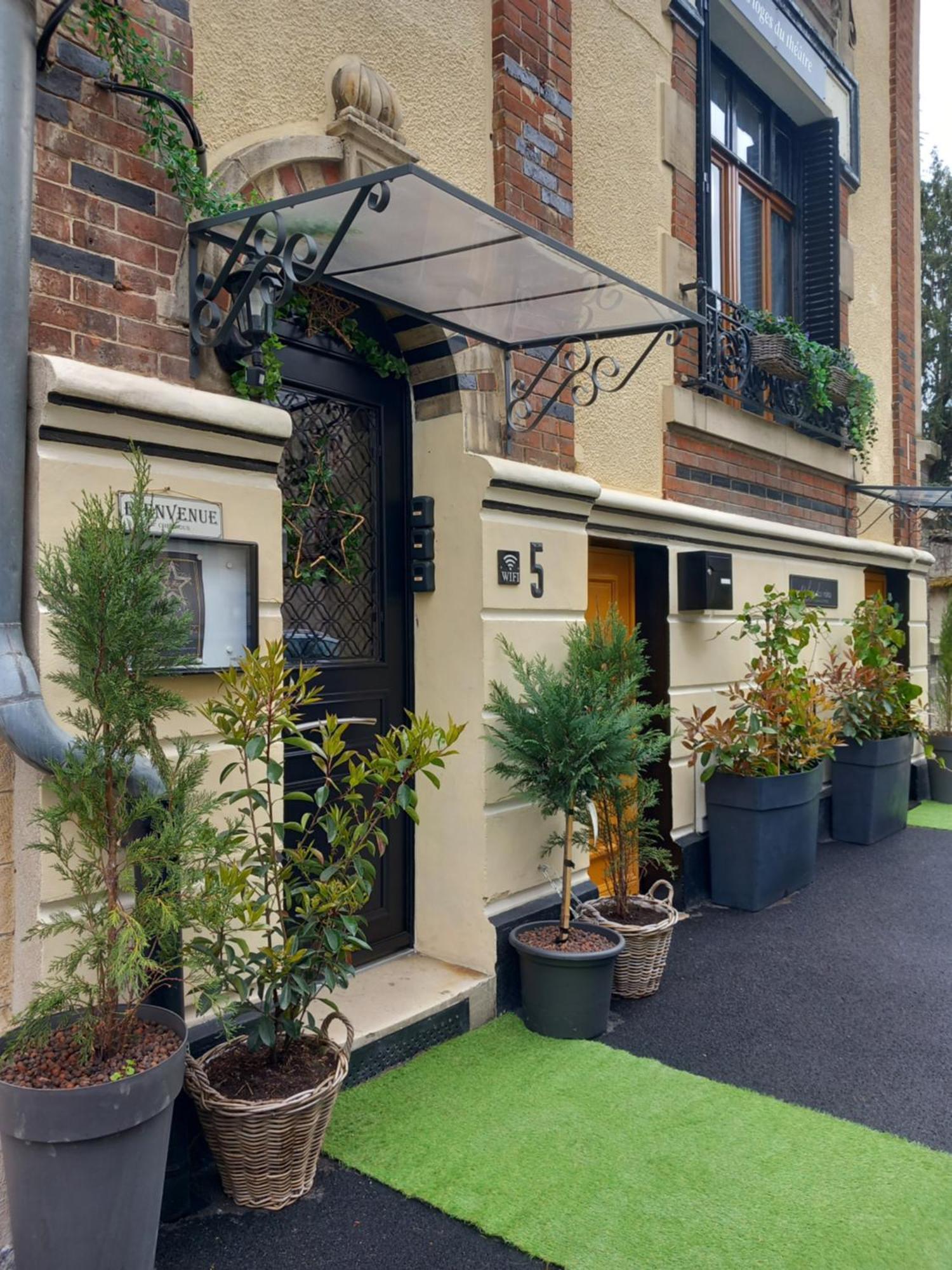 Les Loges Du Theatre Degustation Champagne Offerte Jacuzzi Sauna Jeux Velos Maison Prive 150M2 Historique 14Pers Max Emplacement Exceptionnel Et Chic, 200M De L'Avenue De Champagne, Gare, Musee, Jardins, Restaurations, Toutes Commodites Еперне Екстериор снимка